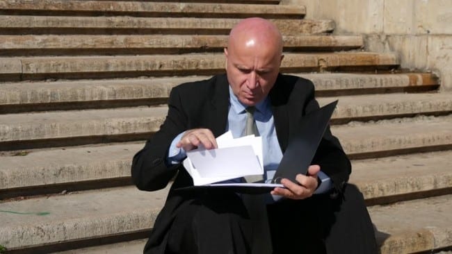 Mindenki ismer valakit, aki...