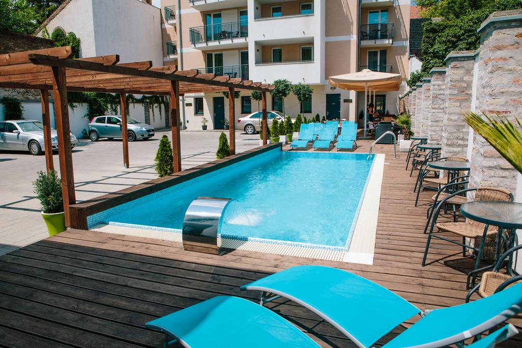 NYERJ EGY WELLNESS H&Eacute;TV&Eacute;G&Eacute;T!