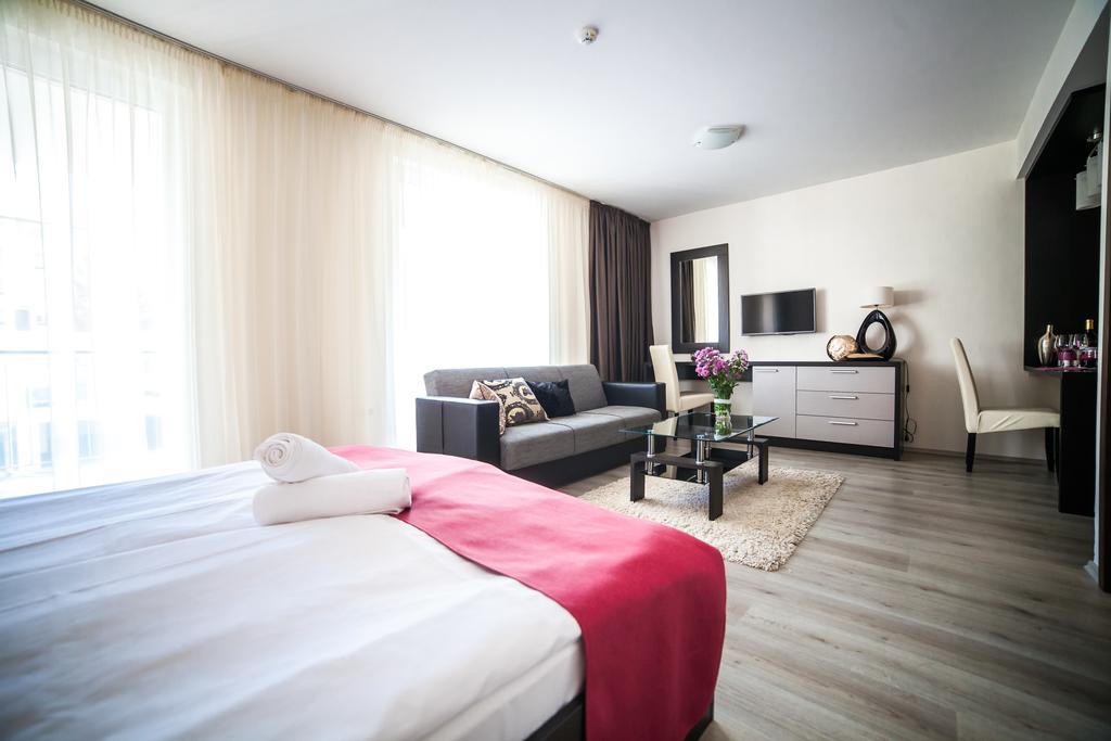 NYERJ EGY WELLNESS H&Eacute;TV&Eacute;G&Eacute;T!