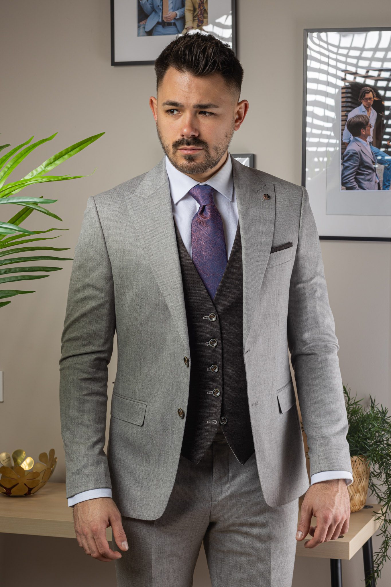 Homokszürke Háromrészes Slim Öltöny Homokszürke Háromrészes Slim Öltöny