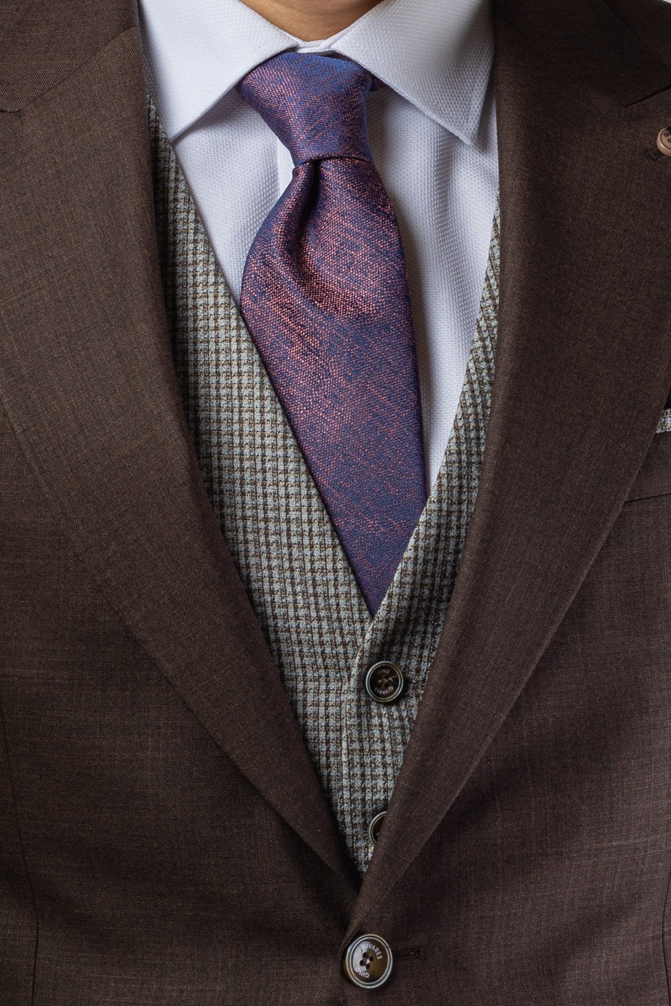 Gesztenyebarna Háromrészes Slim Öltöny Gesztenyebarna Háromrészes Slim Öltöny