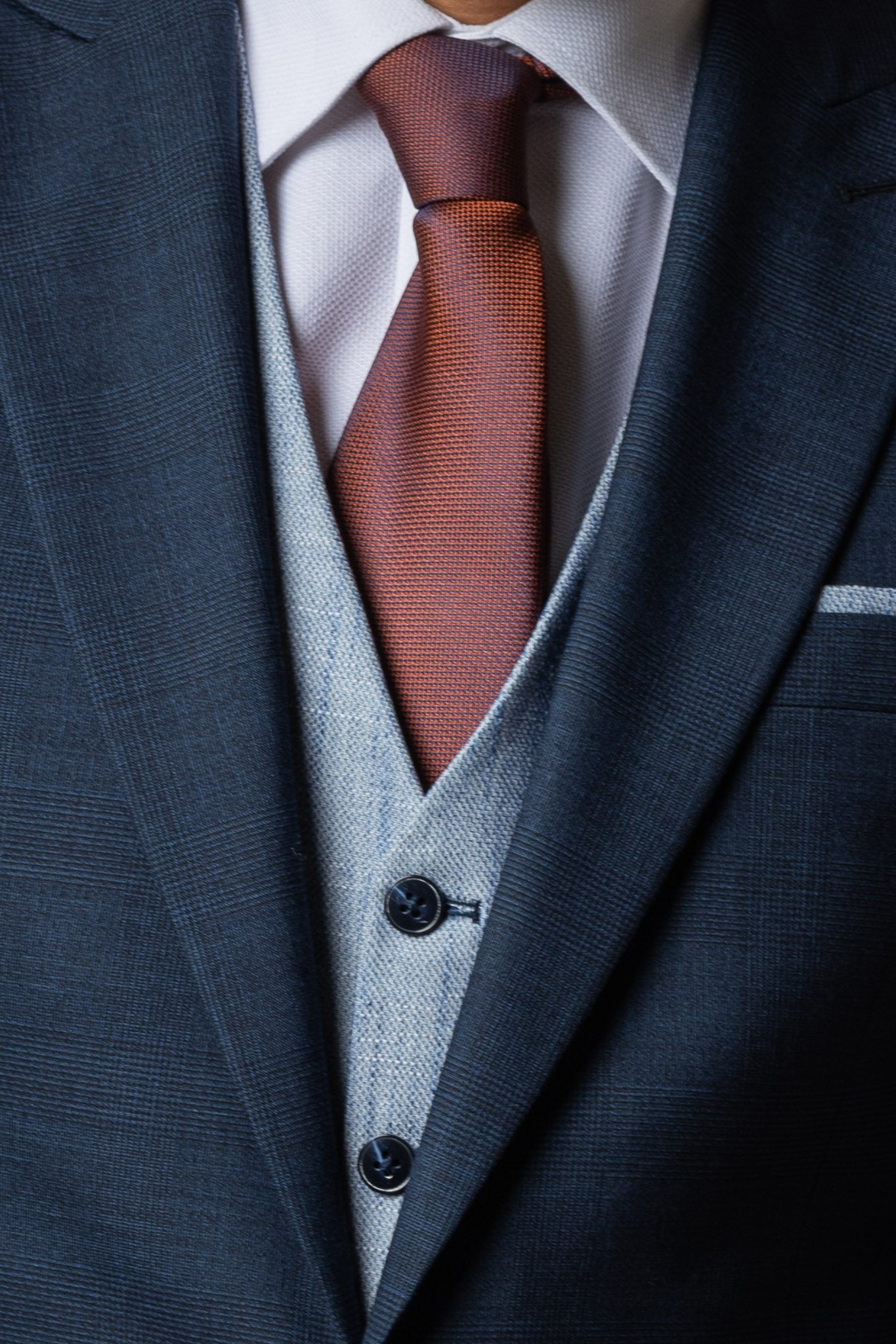 Sötétkék Kockás Háromrészes Slim Öltöny Sötétkék Kockás Háromrészes Slim Öltöny