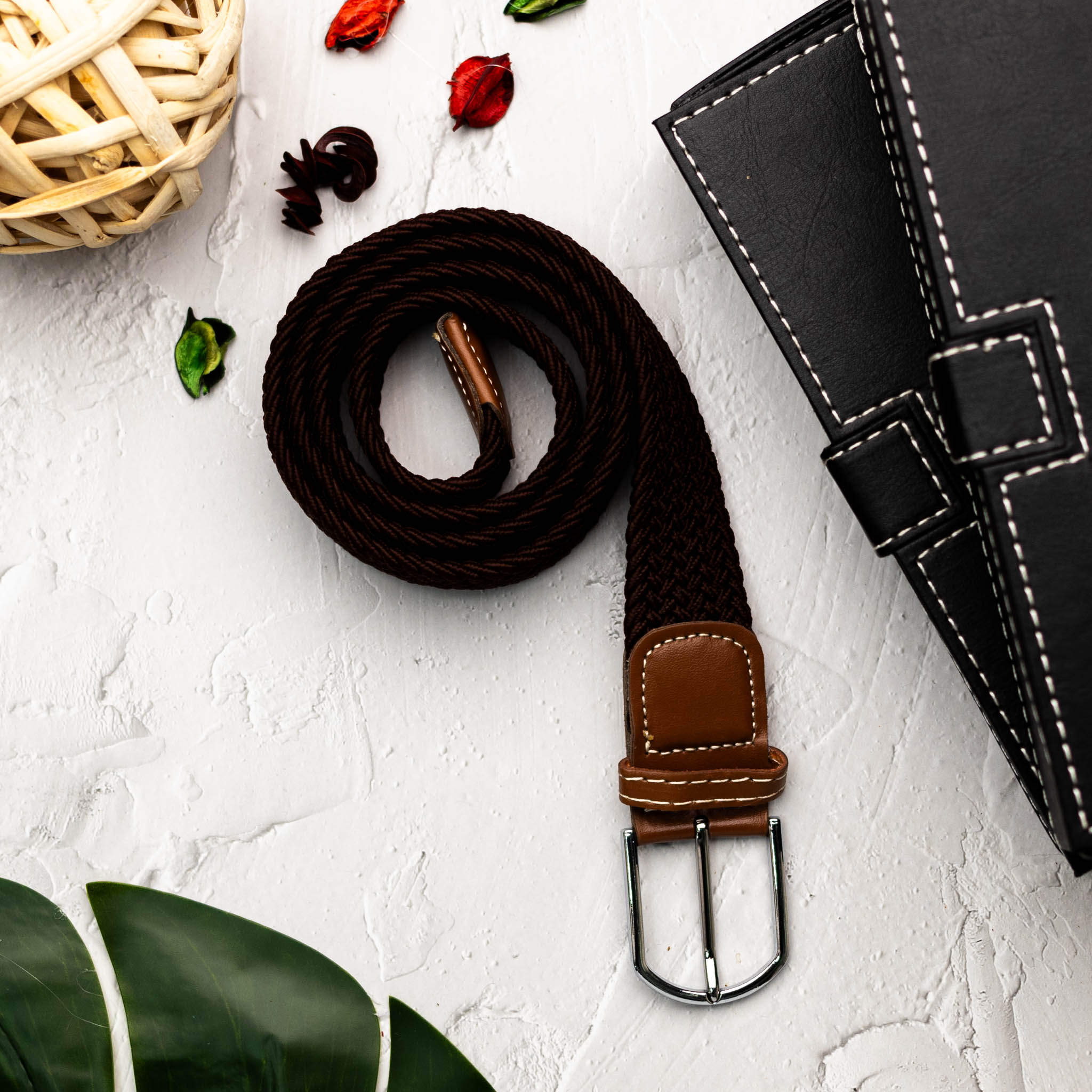 Sötét Barna  Gumis Öv